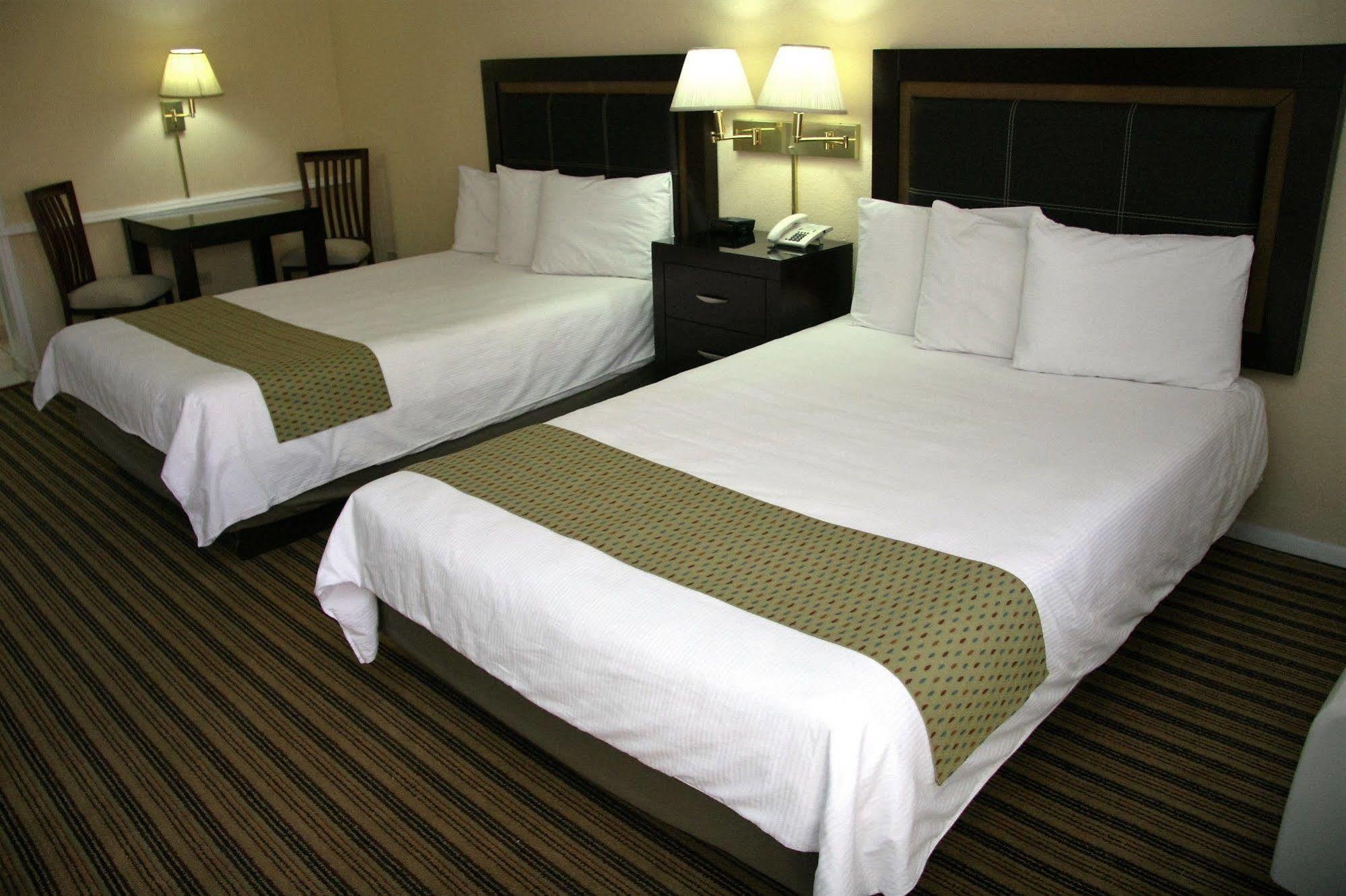 Quinta Dorada Hotel & Suites Saltillo Dış mekan fotoğraf