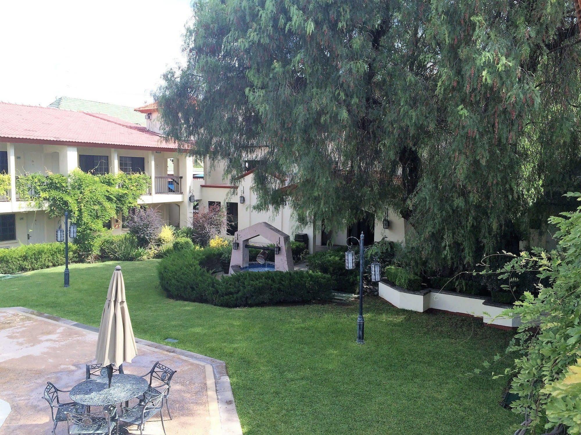 Quinta Dorada Hotel & Suites Saltillo Dış mekan fotoğraf