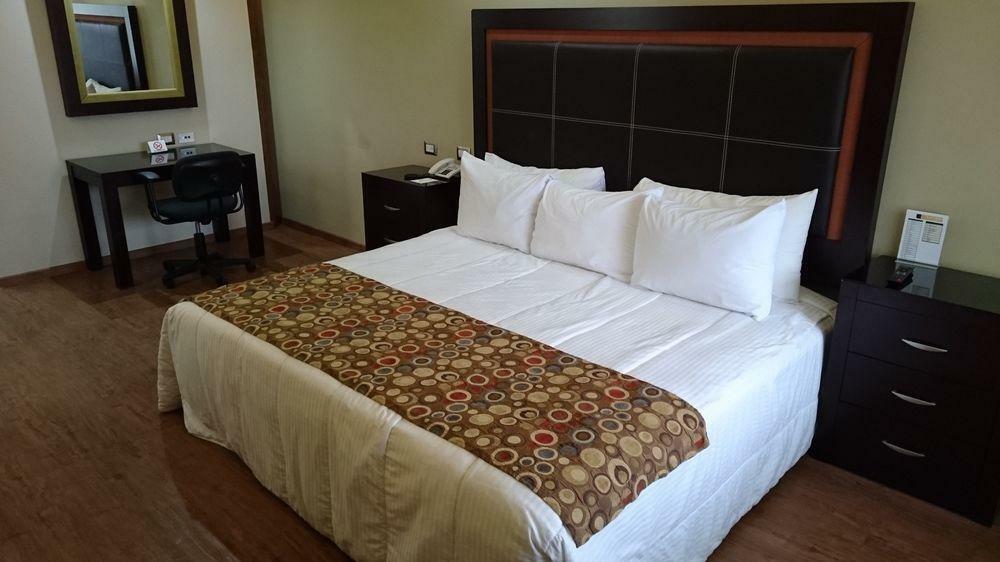 Quinta Dorada Hotel & Suites Saltillo Dış mekan fotoğraf